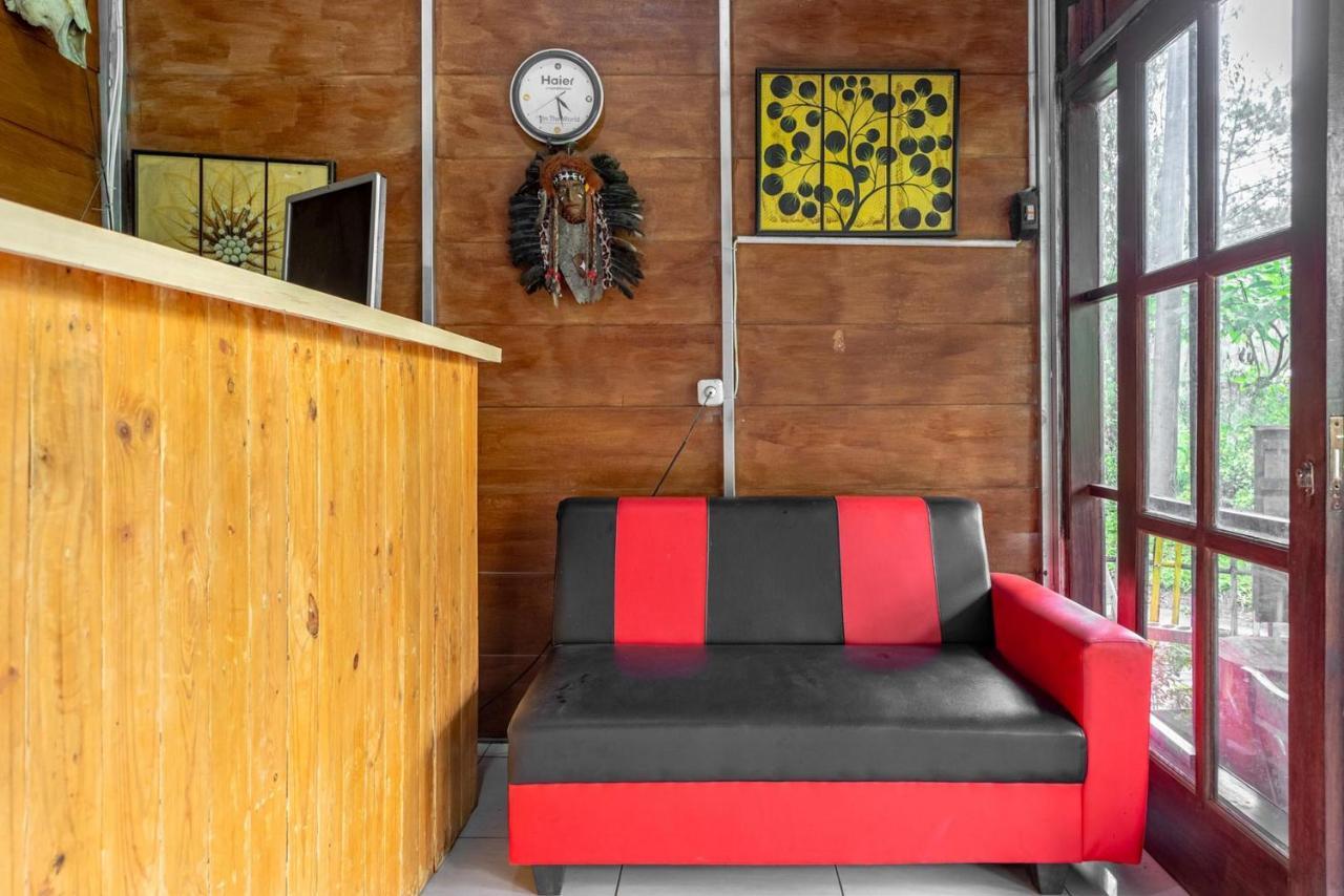 Reddoorz @ Apache Camp Hotell Batu  Eksteriør bilde